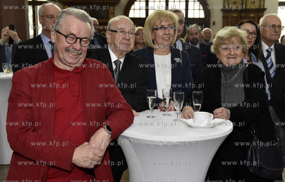 Gdańsk, Dwór Artusa. Noworoczna lampka szampana,...