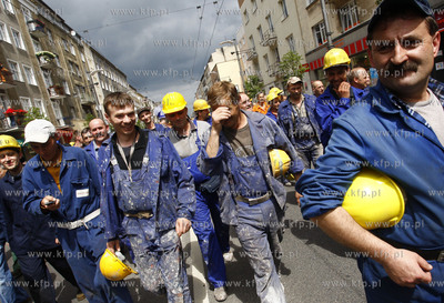 Gdynia.  Obrona stoczni polską racją stanu - pod...