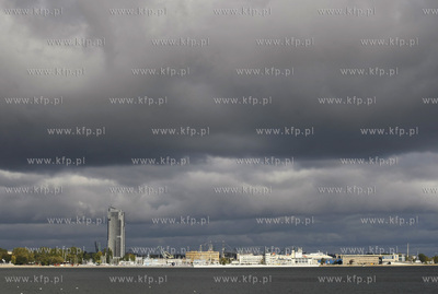 Gdynia. Sea Towers. Skwer Kosciuszki.
09.10.2009
fot....