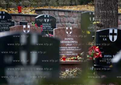 Gdansk. Cmentarz Garnizonowy. Symboliczne groby Danuty...