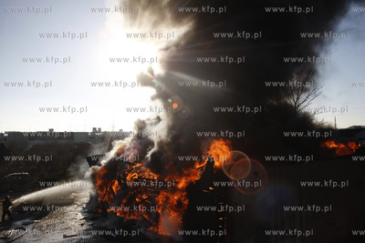 Gdansk. Pozar bylego magazynu rybnego przy ul Kosciuszki.
16.03.2011
fot....