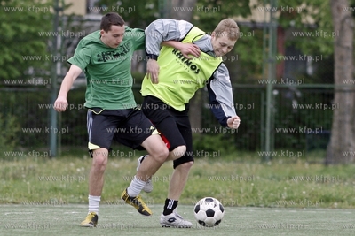 Gdansk Zaspa. Pilkarski turniej dzikich druzyn Do przerwy...