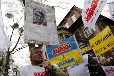 Demonstracja pod konsulatem Rosji w Gdansku Wrzeszczu...
