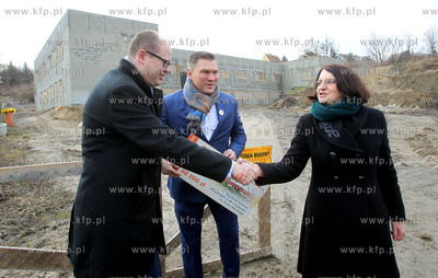 Dariusz Michalczewski przekazal 60.000 zl na budowe...