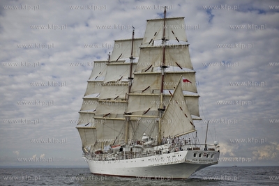 Powrót żaglowca Dar Młodzieży z
ostatniej, tegorocznej,...