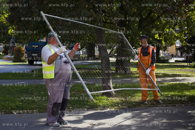 Rozpoczeła sie przebudowa placu pomiędzy ulicami...