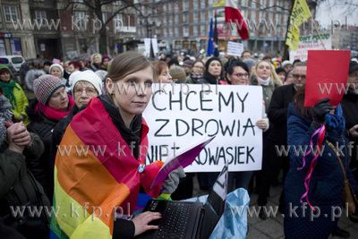 Międzynarodowy Strajk Kobiet. Przemarsz ulicami Gdańska.
08.03.2017
fot....