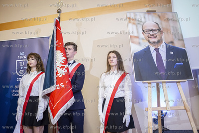 Uroczystość nadania Uniwersyteckiemu Liceum Ogólnokształcącemu...