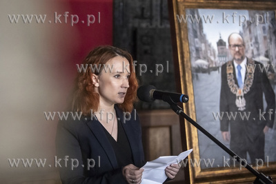 Prezentacja portretu śp.
Pawła Adamowicza, który...