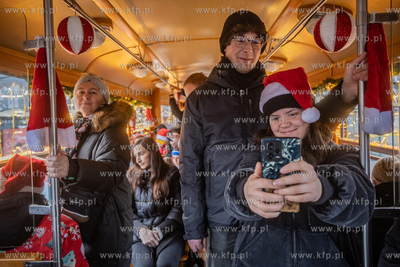 Mikołajkowy tramwaj na gdańskich torach. 06.12.2025...
