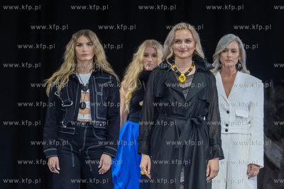 Pokaz mody i bursztynu AMBER Vibes podczas międzynarodowych...