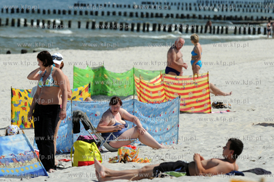 Dziwnow, plaza. Plazowicze  02.06.2009 fot. Wojciech...