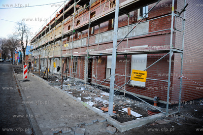 Gdansk. Remont drog i domow w gdanskiej dzielnicy Letnica,...