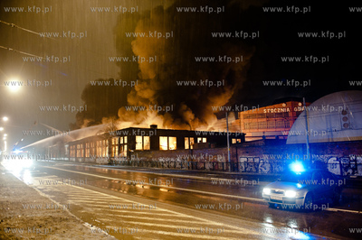 Gdansk. Pozar znajdujacej sie na terenie Stoczni Gdanskiej...
