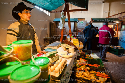 Gdynia. Zabytkowa wozownia w Parku Kolibki. Eko - Targi...
