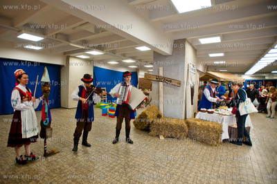 Gdansk. Hala Oliwia. Pierwsza edycja Gdanskiego Bazaru...