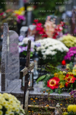 Gdansk. Cmentarz Lostowicki. Dzien Wszystkich Swietych....