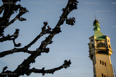 Sloneczne, bardzo cieple, niemal wiosenne, niedzielne...