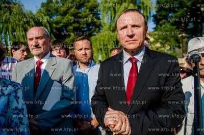 Gdansk. Wrzeszcz. Uroczystosc odslaniecia pomnika tragicznie...