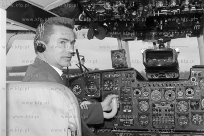 Turbosmiglowiec AN - 24 Polskich Lini Lotniczych Lot...
