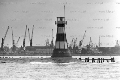 Kanal wejsciowy Portu Gdanskiego w Gdansku. 20.06.19735czerwiec73_z.kosycarz_p44Fot....