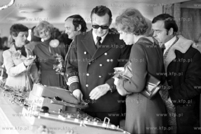 Podniesienie bandery na drobnicowcu Polskich Lini Oceanicznych...