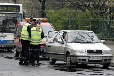 Gdynscy Straznicy Miejscy podczas interwencji na ul....