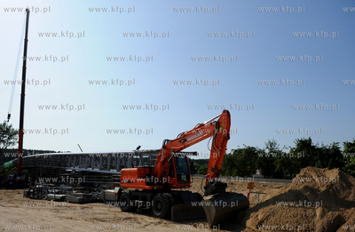 Gdynia. Budowa Nowej pieszej kladki nad Droga Gdynska
16.07.2009
fot....