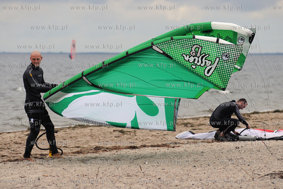 Rewa - pomorski raj dla fanow windsurfingu i kitesurfingu.
26.09.2009
fot....