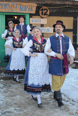 Czlonkowie Zespolu Piesni i Tanca Mazowsze odwiedzili...