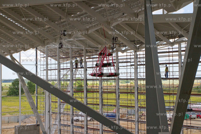 Uroczystosc zawieszenia wiechy nad nowo budowanym terminalem...