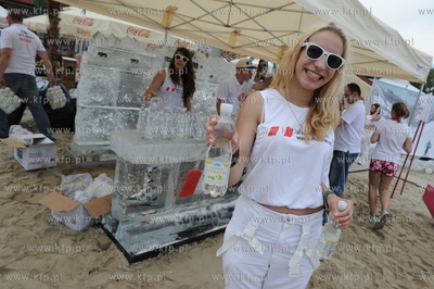 Sopot, plaza k. hotelu Grand. Promocja Slonce, Narty...