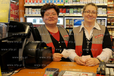 Gdynia, ul. Unruga. Kolektura 8/766 w salonie Inmedio,...