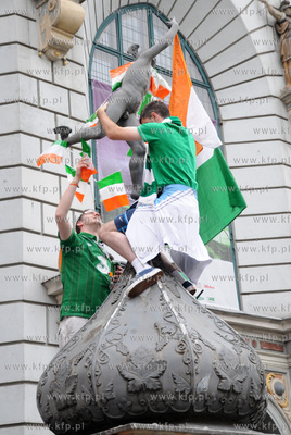 Gdansk. Kibice z Hiszpanii i Irlandii opanowali gdanska...