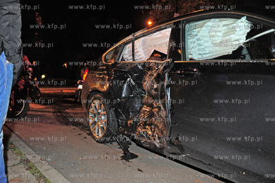 Sopot. Ul. Powstancow warszawy k. hotelu Grand. Samochod...