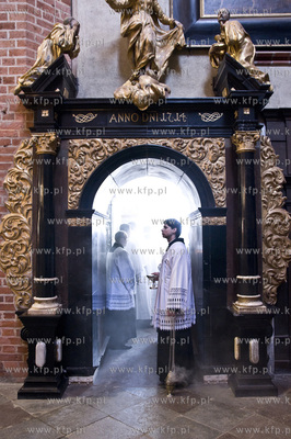 Msza Krzyzma w katedrze pelplinskiej sprawowana przez...