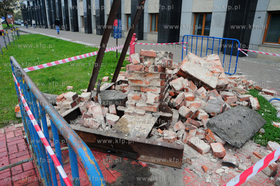 Gdansk. W wyniku kolizji dwoch samochodow, zniszczony...