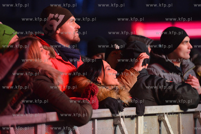 Gdynianie i ich goscie powitali Nowy Rok na Skwerze...