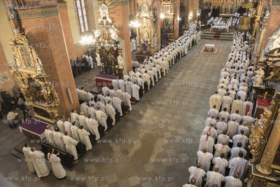Pelplin. Msza Swieta Krzyzma w Wielki Czwartek w Bazylice...