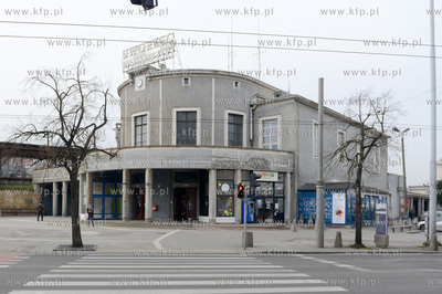 Z powodu stanu epidemii koronawirusa COVID-19 opustoszaly...