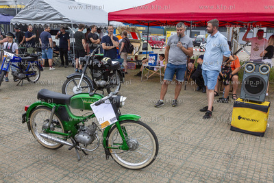 Wakacyjny zlot motoryzacyjny samochodów polskiej produkcji...