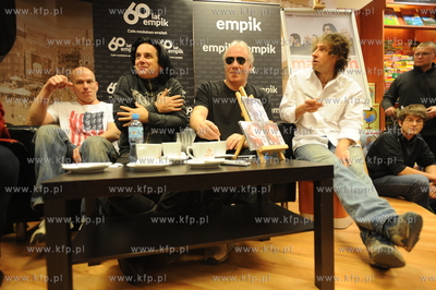 Gdansk, EPIK w Galerii Baltyckiej. Czlonkowie grupy...