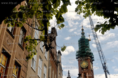 Gdansk. Trwaja prace remontowe Ratusza Glownomiejskiego....