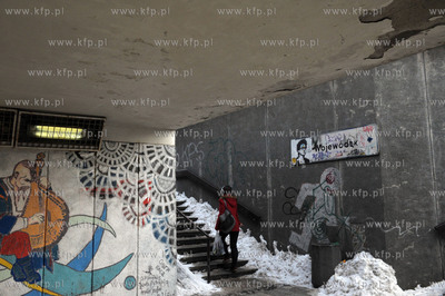 Podziemne przejscie dla pieszych na skrzyzowaniu ul....