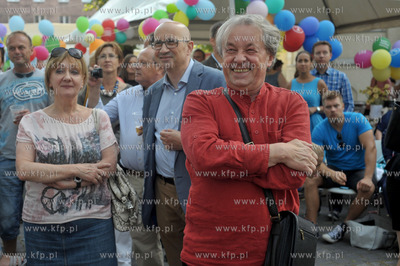 10 festyn i akcja charytatywna Zeszyt dla ucznia na...