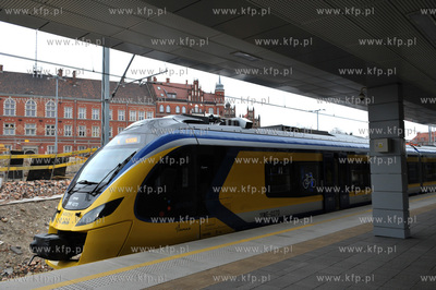 Przystanek SKM Gdansk Srodmiescie. Nowy pociag SKM...