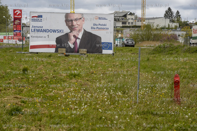 Gdańsk Matarnia, ul. Budowlanych. Billboard wyborczy...