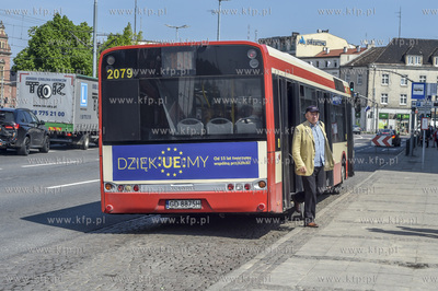 Gdańsk. Autobusy z logiem 30 rocznicy wolnych wyborów...