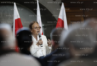 Gdansk. Dwor Artusa . Spotkanie Trojmiejskiego Spolecznego...