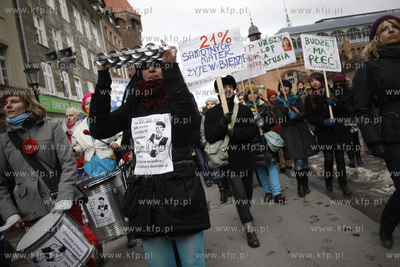 Około 150 osob uczestniczylo w gdanskiej Manifie....
